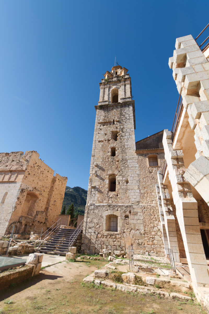 Campanario adosado a la iglesia del monasterio de Valldigna
